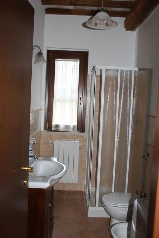 Agriturismo Colle D' Oro Pescia Romana Room photo